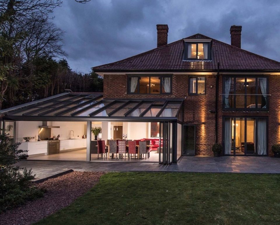 Ege Bölgesi Cam Balkon, Pergola ve Kış Bahçesi Sistemleri | Eraz Cam Balkon