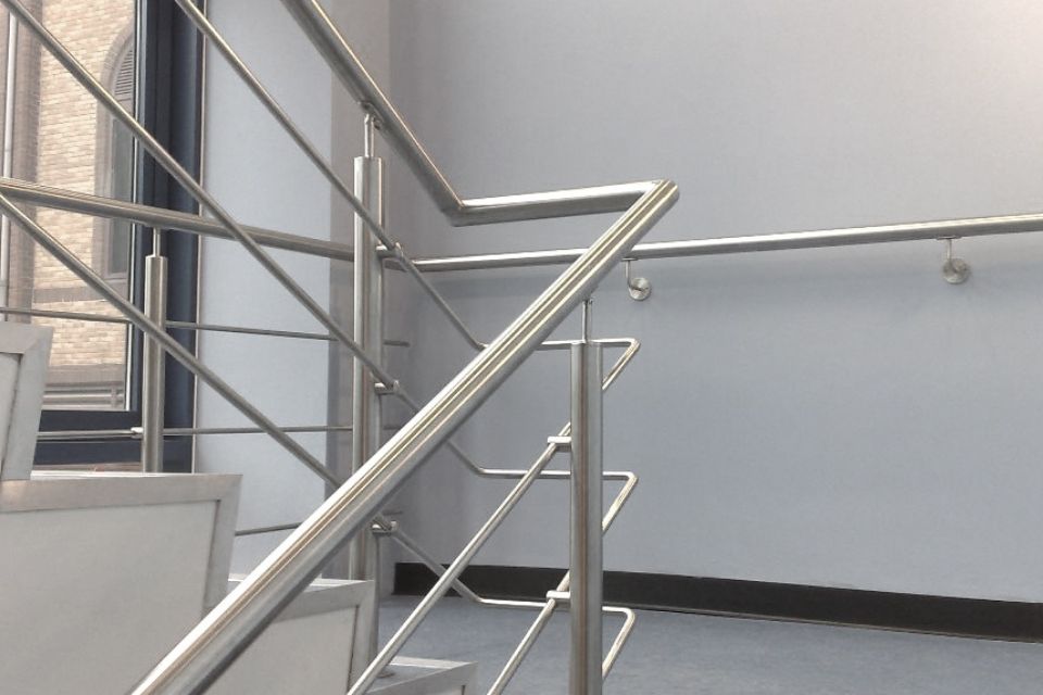 Yuvarlak Küpeşte ( Camsız )